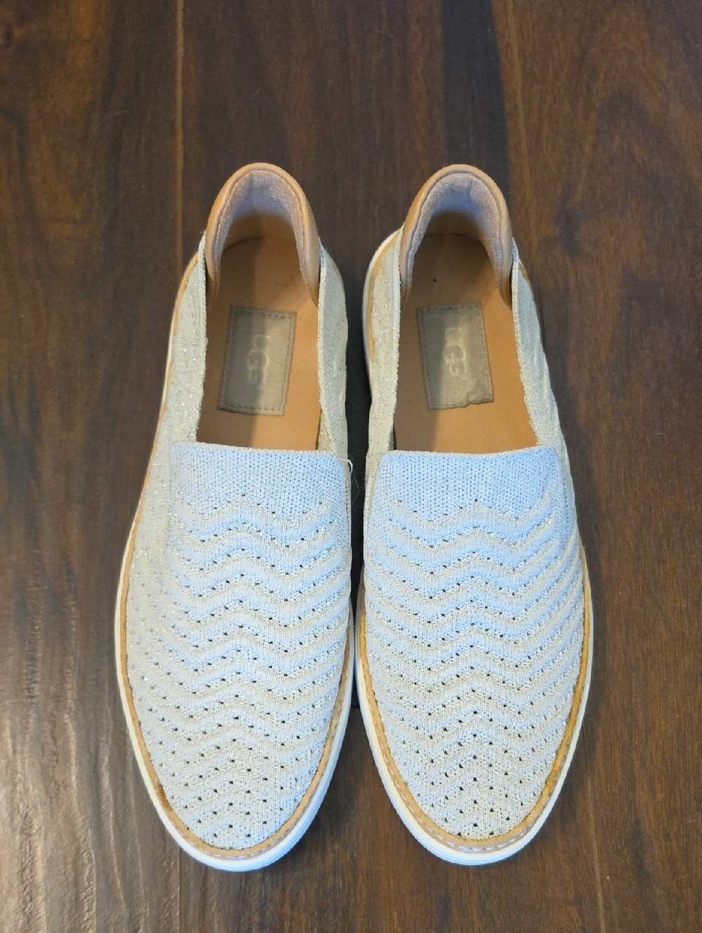 UGG Women's Light Gray Knit Slip-On Loafers SZ 8